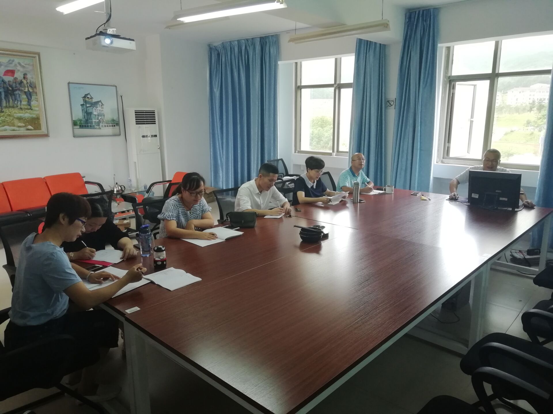 两系教学专题会议2018090102.jpg