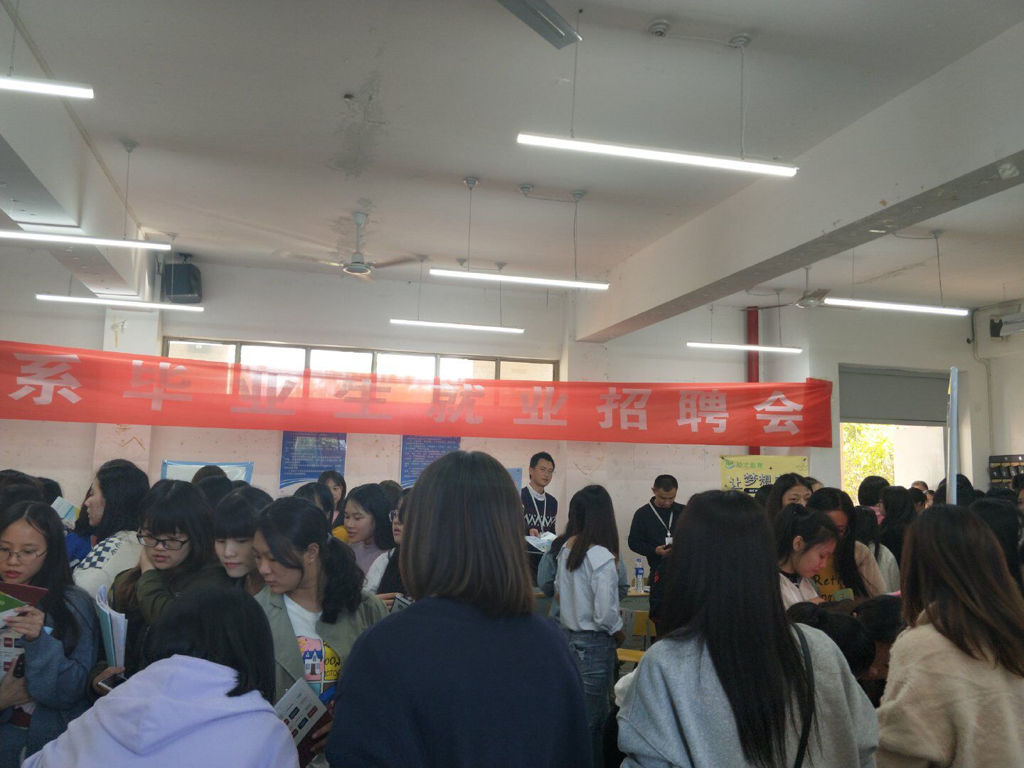 B853AE63408968AE8A72432A816E0B16.jpg