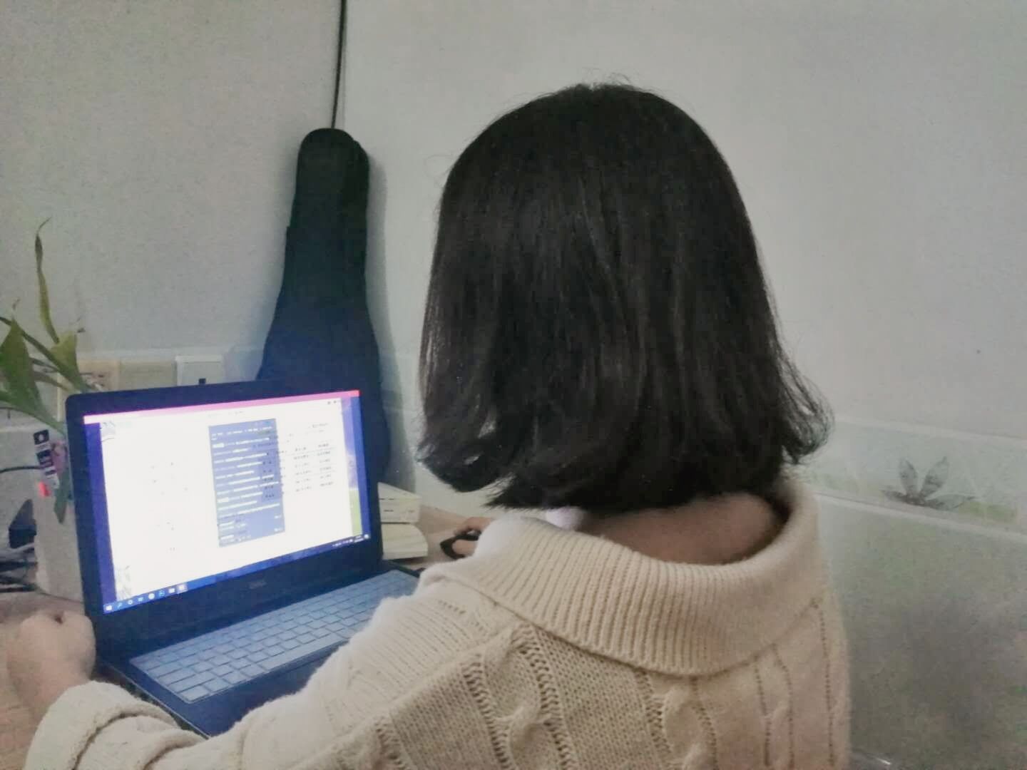 学生学习照片.jpg