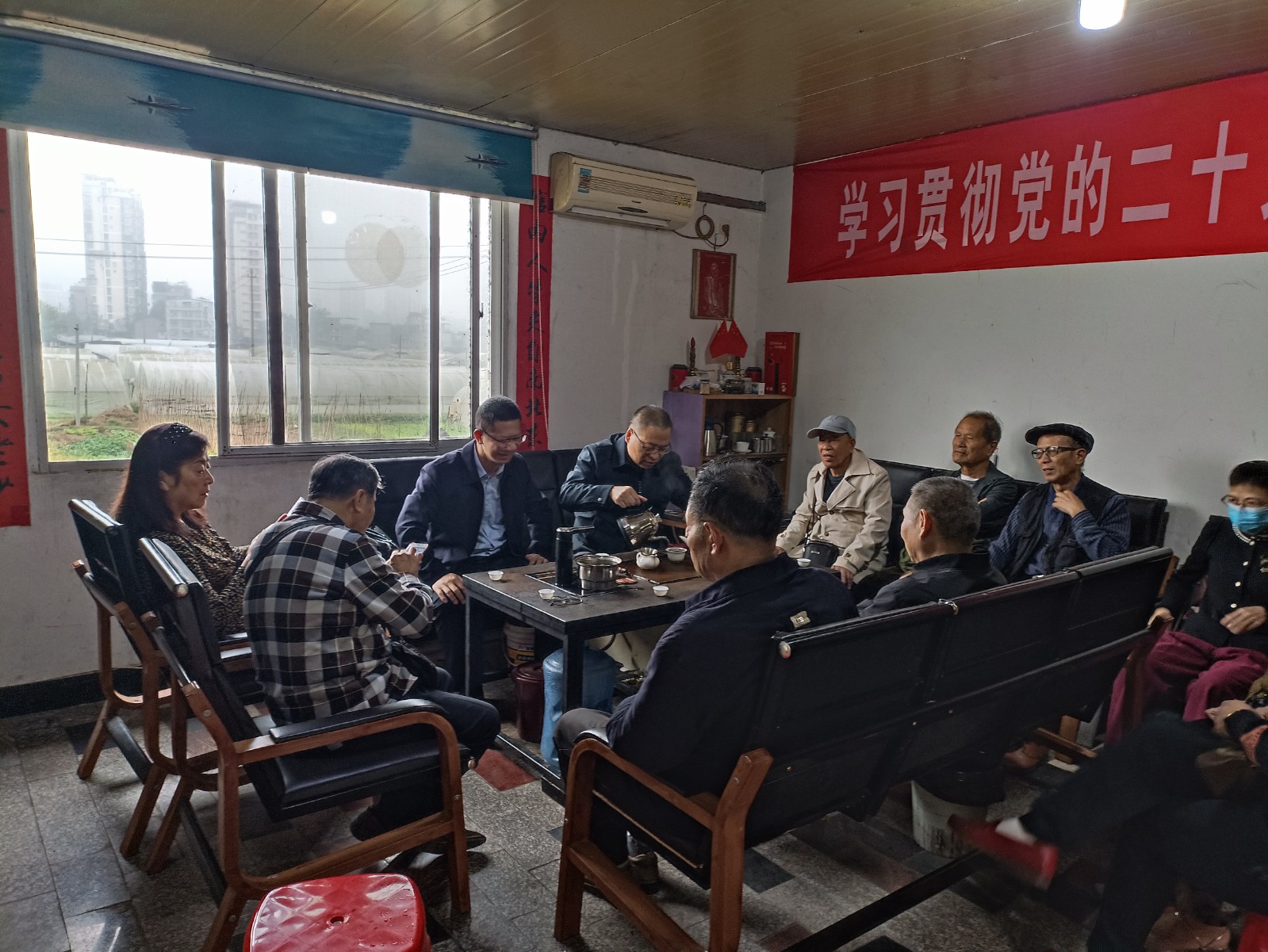 看望退休教师5.jpg 看望退休教师5.jpg