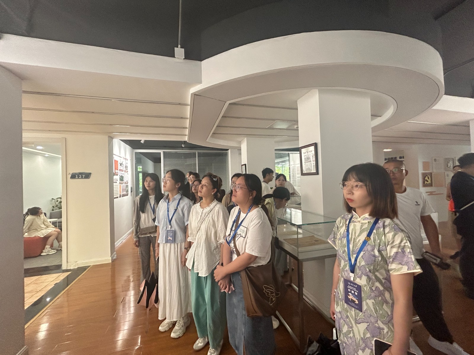 参观一站式社区2.jpg
