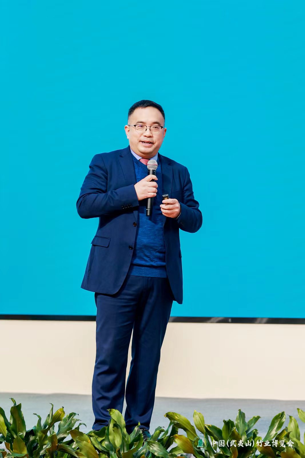 沈仁标(建师)1.jpg